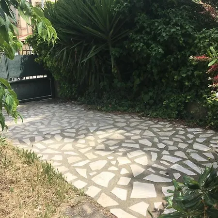 Cozy House With Parking And Garden