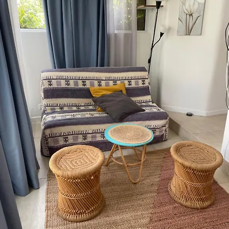 Cozy House With Parking And Garden Apartment *